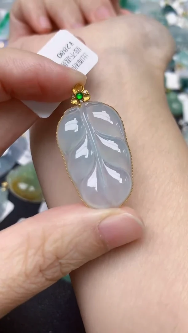 颈饰18K金镶嵌翡翠天然缅甸A货翡翠