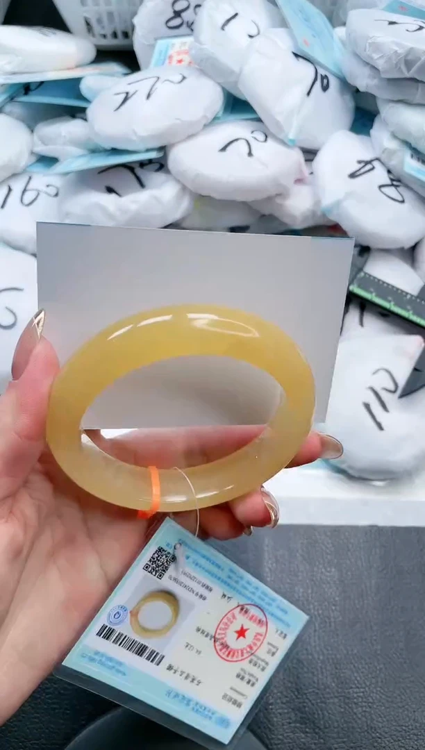 【闪购商品】石英质玉手镯未镶嵌18V357-60