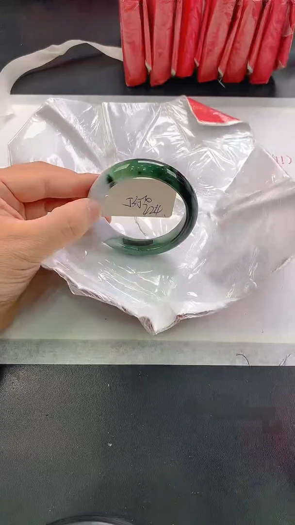 未镶嵌手镯翡翠224