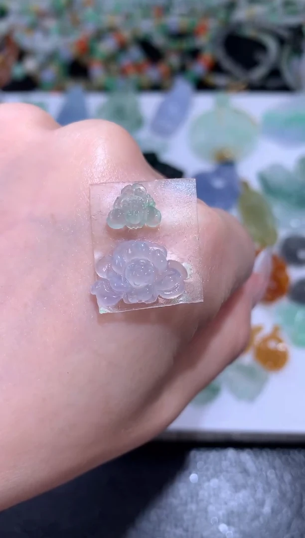未镶嵌定制翡翠莲花