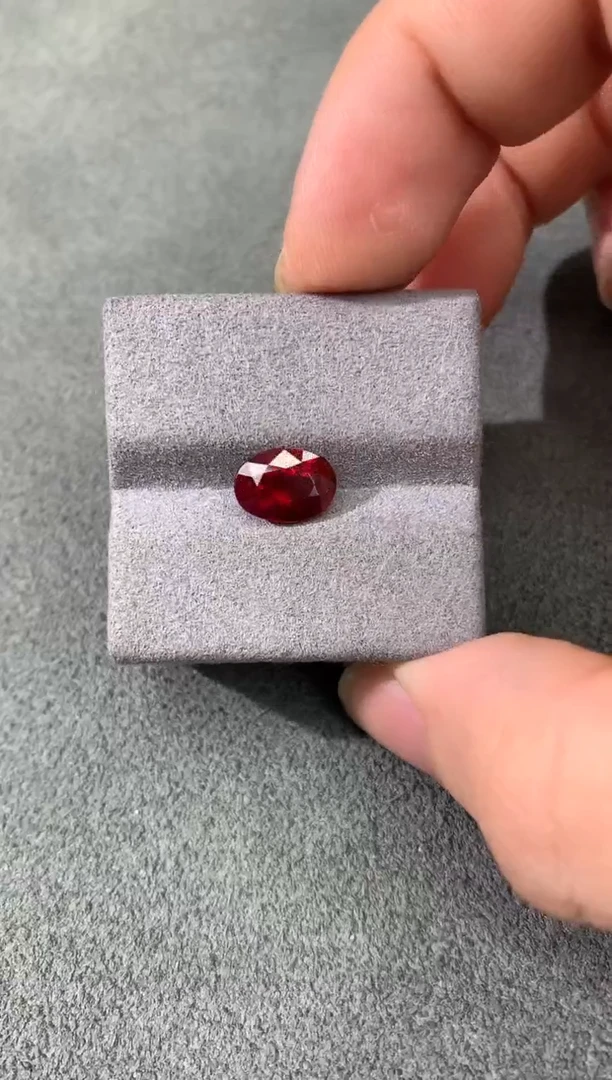 裸石红宝石莫桑比克无烧鸽血红GRS大证 2.04CT