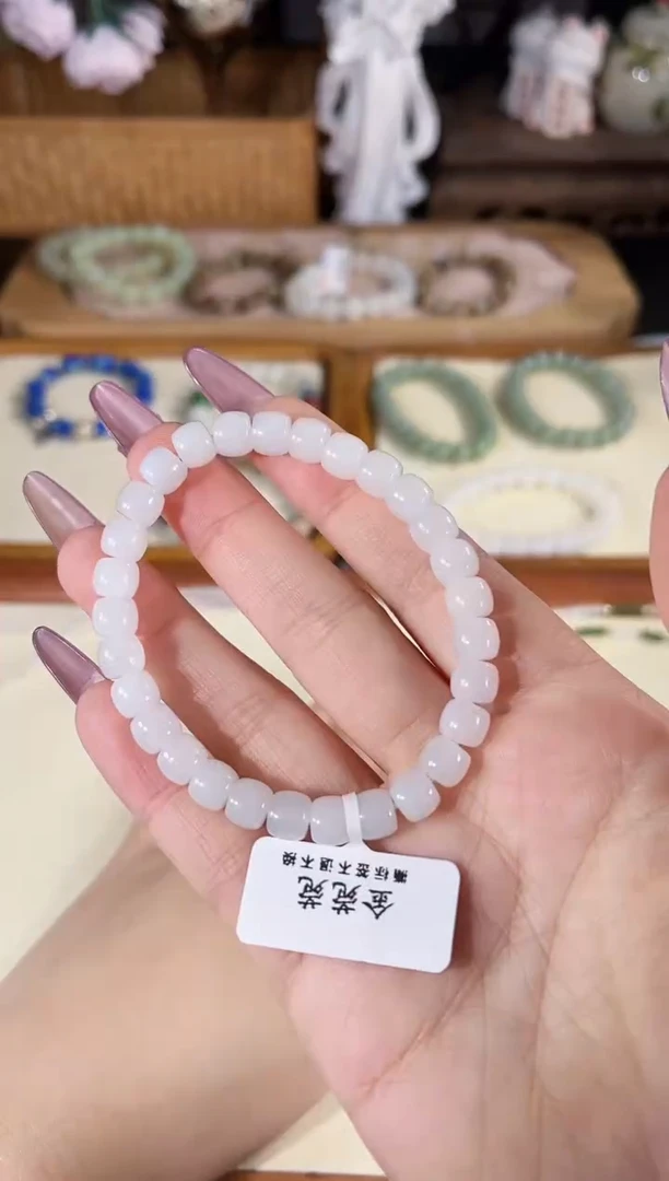 未镶嵌手链和田玉https://m.jrs80.com