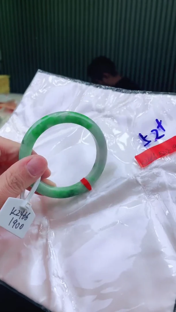 未镶嵌手镯翡翠52