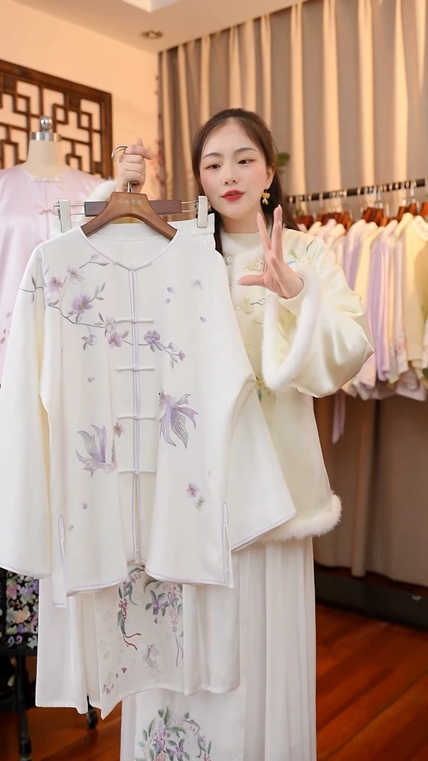 刺绣白色锦鲤上衣  桑蚕丝非遗手工苏绣服饰