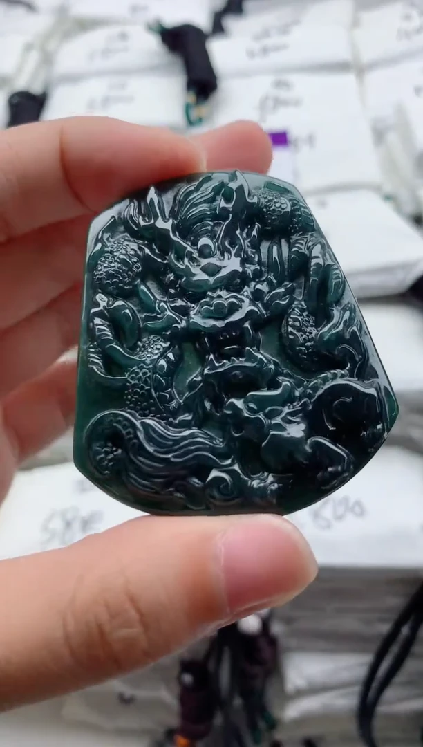 颈饰未镶嵌翡翠8