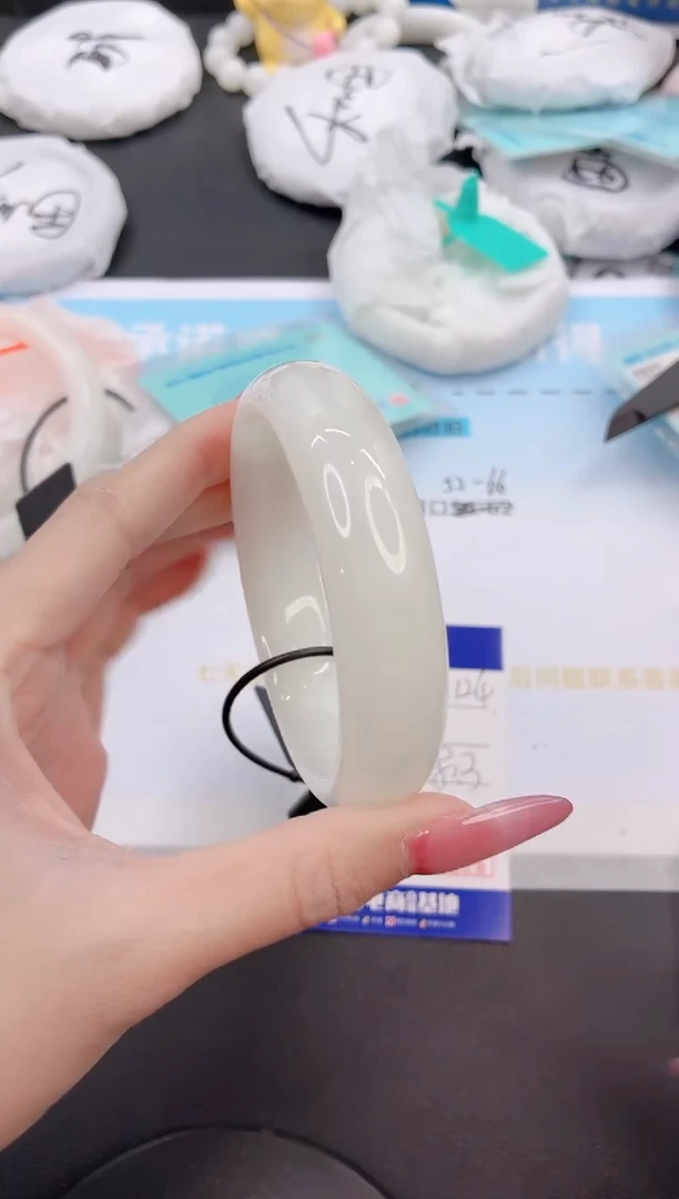 未镶嵌手镯和田玉26G124-58