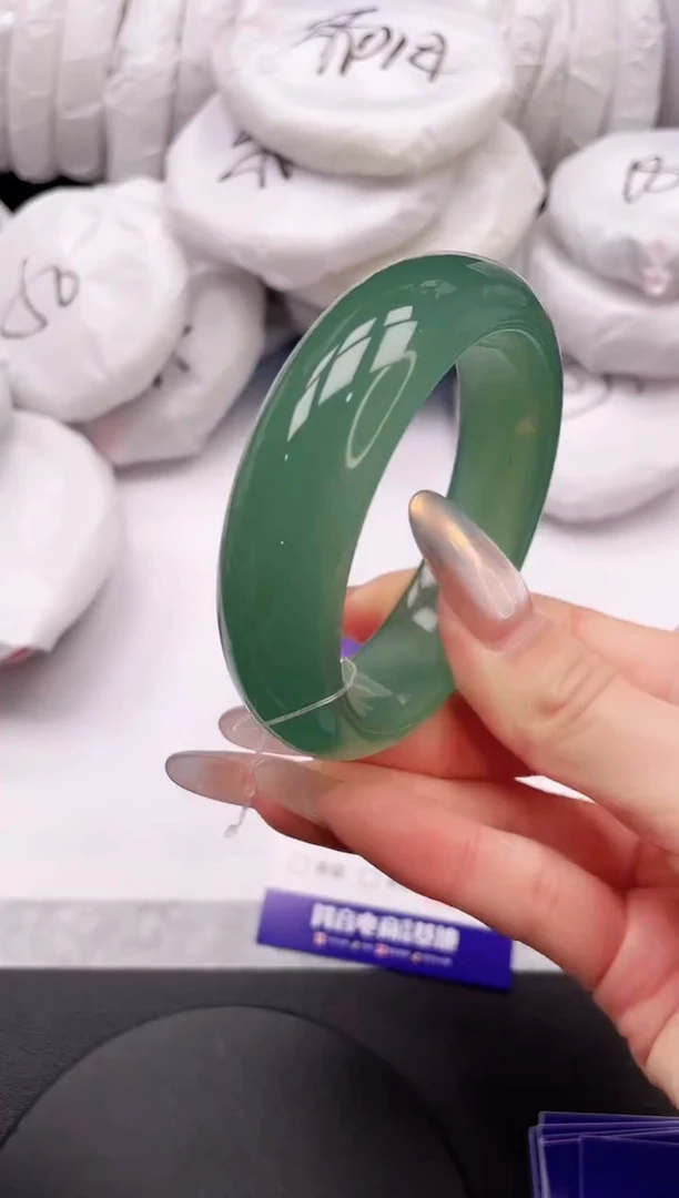 【闪购商品】石英质玉手镯未镶嵌21K60-54