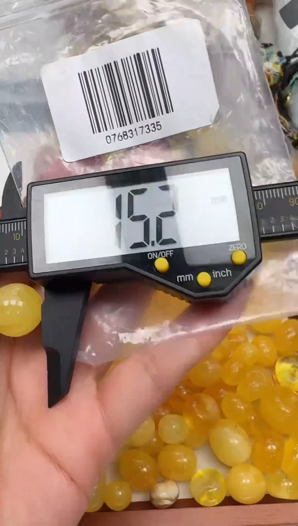 裸石琥珀未镶嵌如图