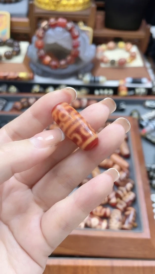 未镶嵌珠珠玛瑙/玉髓赵****?金蟾红肉双手鼓四眼-老赵