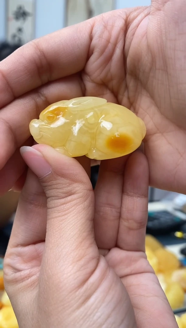 【闪购商品】琥珀裸石未镶嵌天然琥珀蜜蜡雕刻件