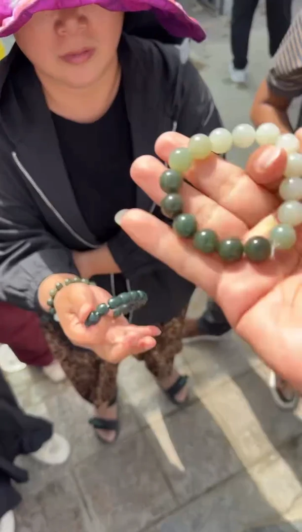 未镶嵌和田玉（糖玉）挂件和田玉