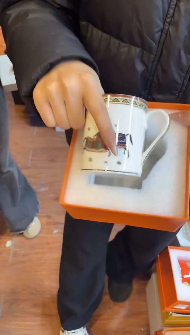 杯鸿辉家品牌瓷器，京东包邮！