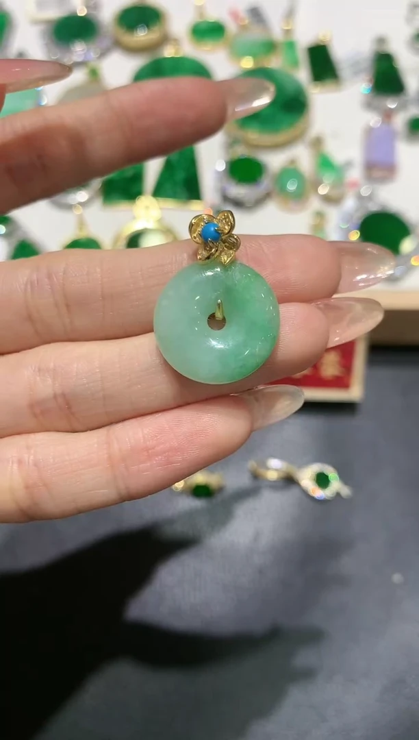 【闪购商品】翡翠吊坠(不含链)银S925镶嵌6多人多样性随机发货1件