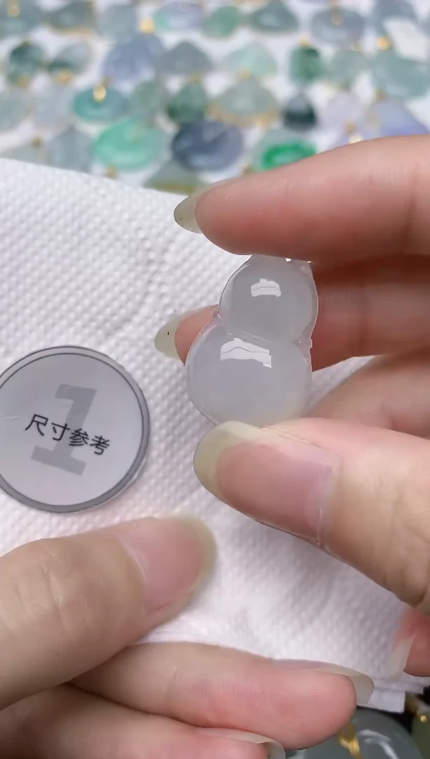 翡翠未镶嵌颈饰天然A货翡翠