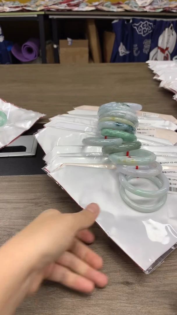 【闪购商品】翡翠手镯未镶嵌翡翠手镯