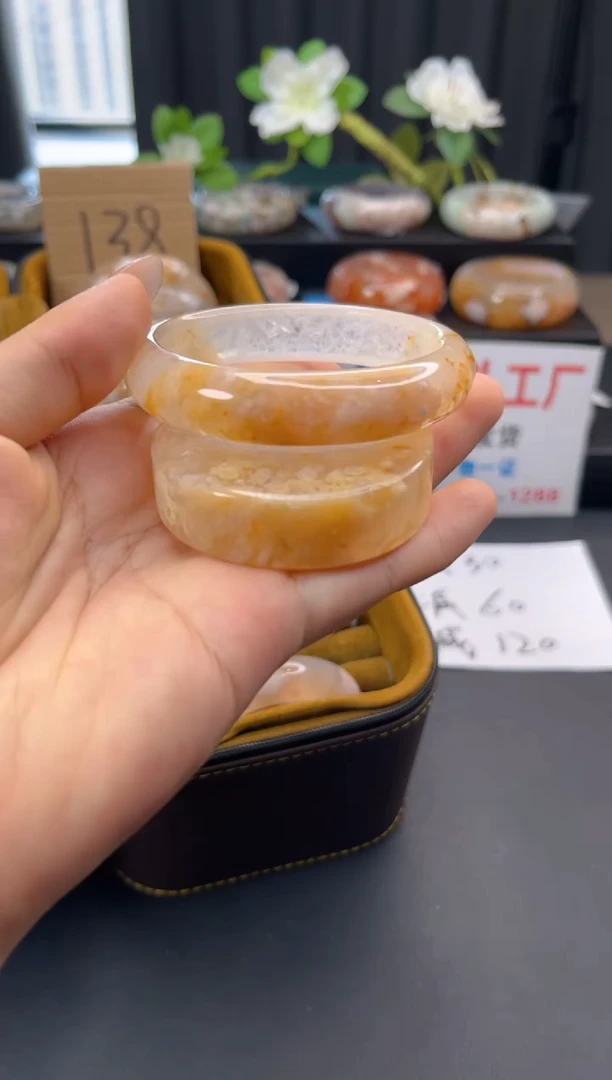 未镶嵌手镯石英质玉赠送镯心（57圈口）