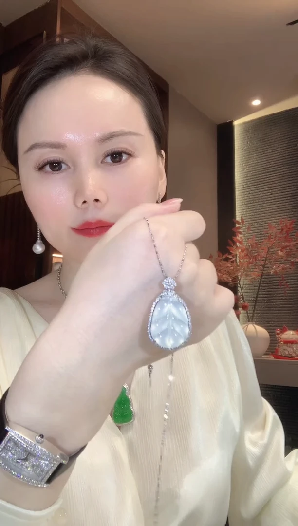 吊坠(不含链)18K金镶嵌翡翠A63 多样性发货一件