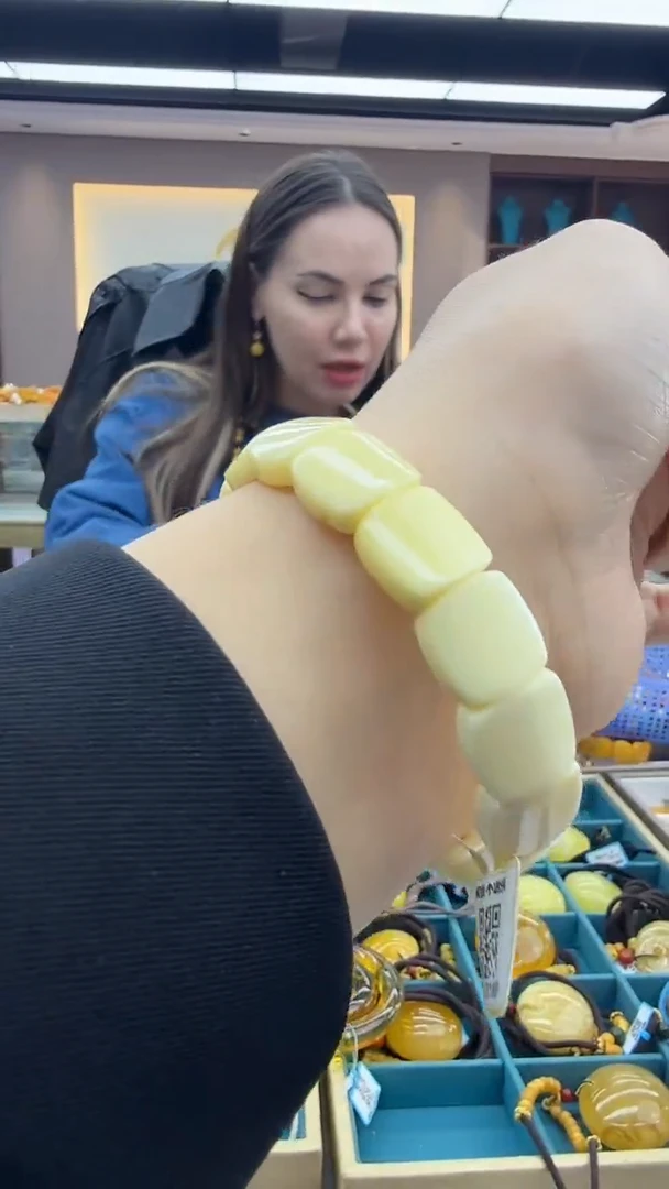 手链琥珀未镶嵌232秒拍号 假一罚三