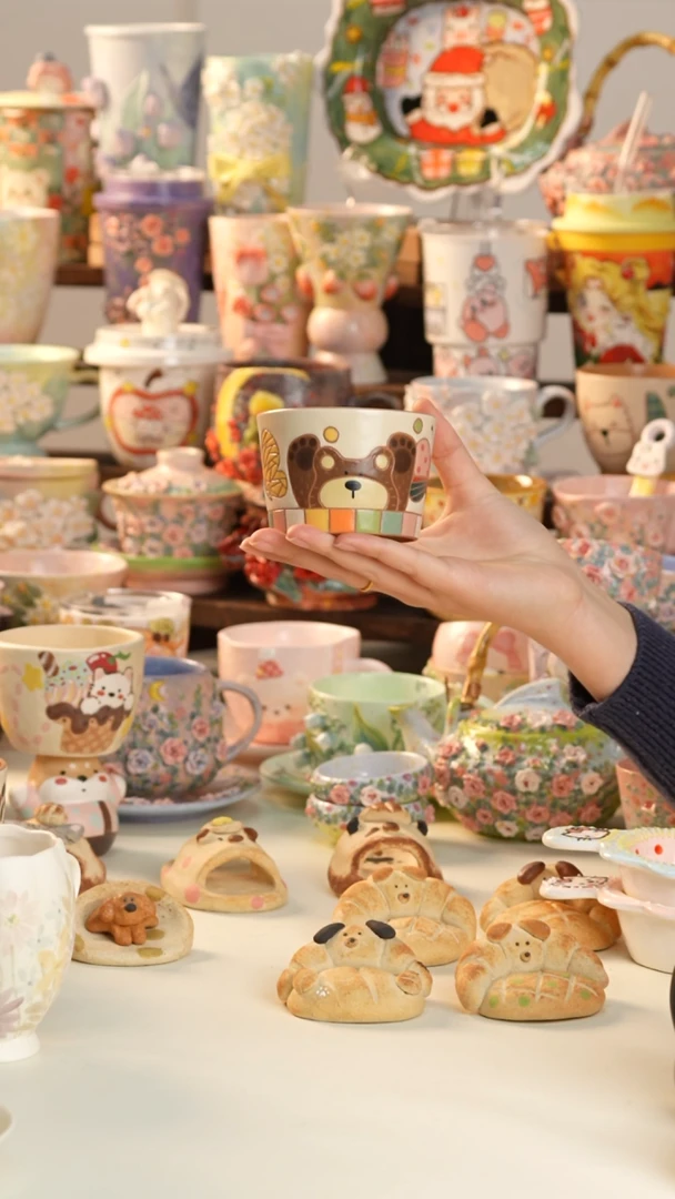 摆件陶景德镇釉下彩手绘设计师款陶瓷