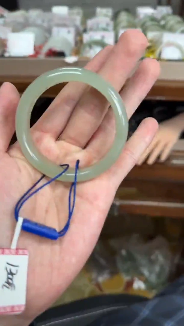 未镶嵌手镯和田玉50