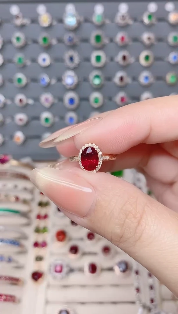 碧玺戒指18K金镶嵌碧玺.