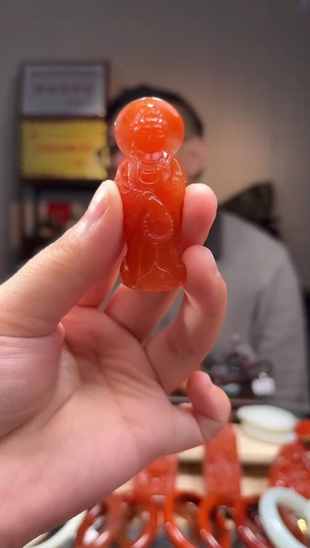 颈饰未镶嵌南红玛瑙吊坠