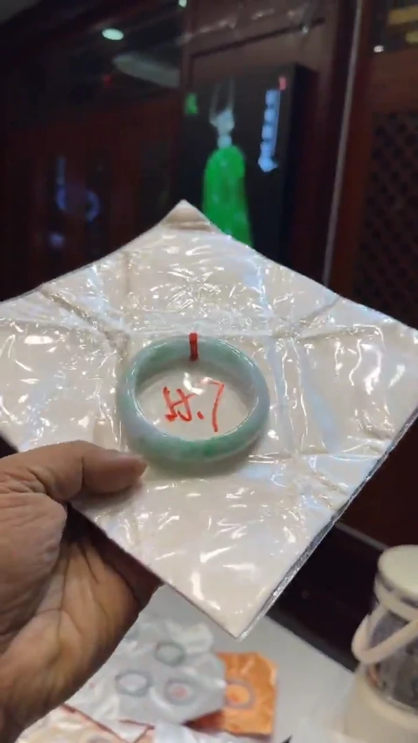 未镶嵌手镯翡翠手镯