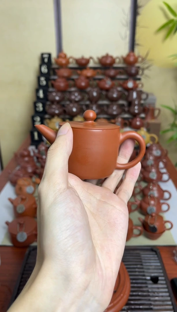 明**水超薄胎汉瓦手拉壶带证书礼盒