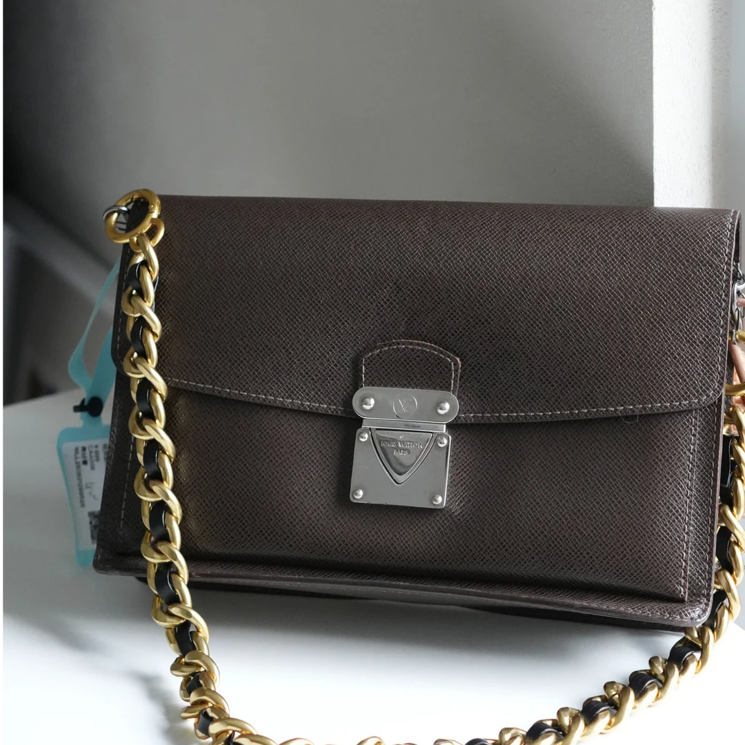 95新 LouisVuitton/路易威登 经典棕色全皮翻盖邮差手拎斜挎包