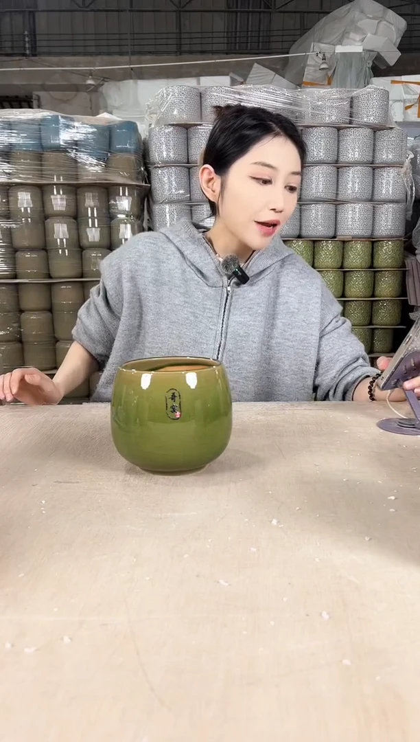 【闪购商品】陶瓷龙蛋裂纹深绿13x13