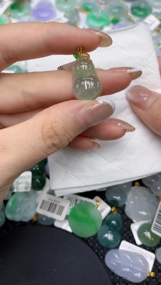 颈饰18K金镶嵌翡翠1111111