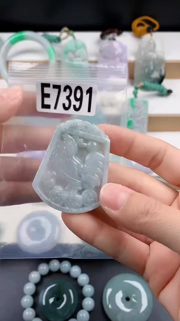 颈饰未镶嵌翡翠天然翡翠吊坠挂件