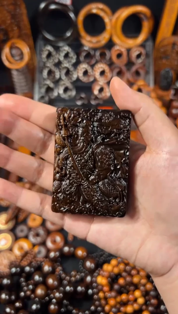 木雷枣玉化 5*7 二爷扛刀 义薄云天 牌子
