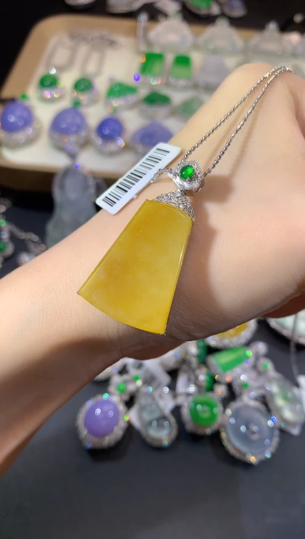 吊坠(不含链)18K金镶嵌翡翠34-无事牌（不含链扣