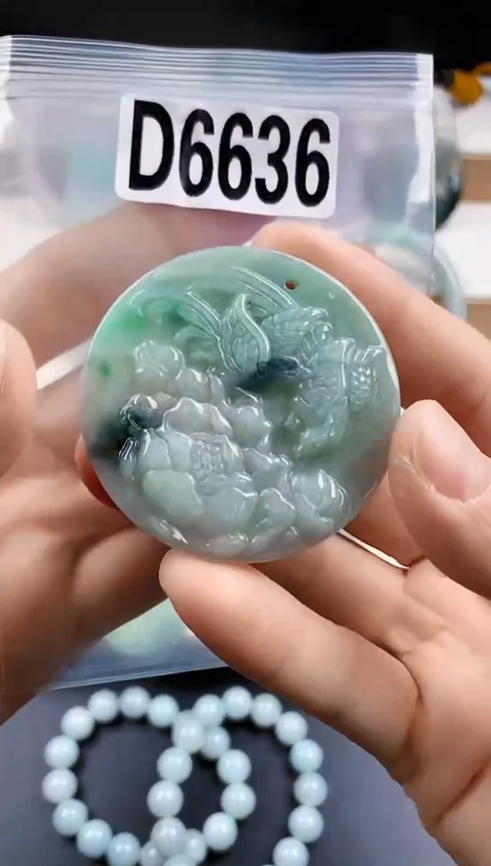 颈饰未镶嵌翡翠天然翡翠吊坠挂件