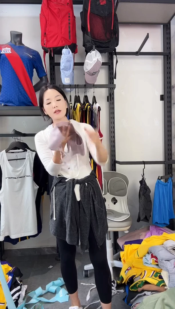 382编码 瑕疵款直播间过款为准 尺码M