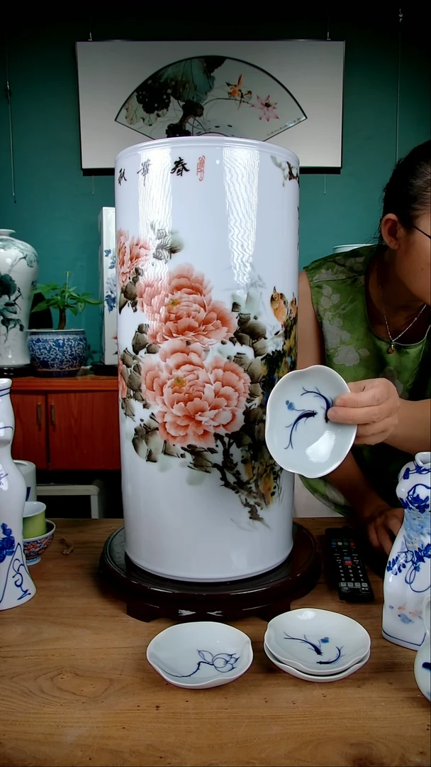 陶瓷9*8景德镇手绘小蝶888860