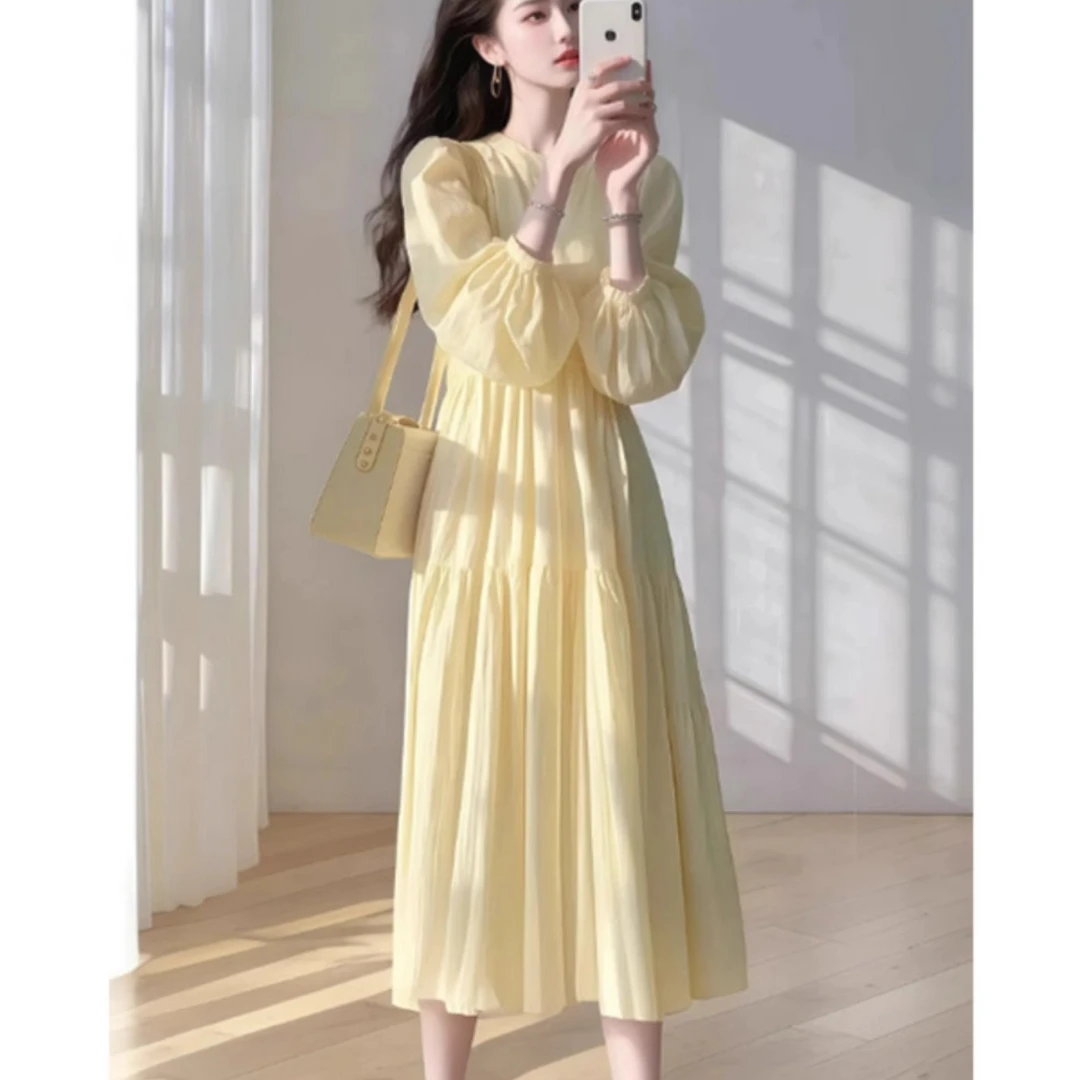 法式泡泡袖圆领连衣裙女度假风超仙收腰大摆长裙2025春季新款裙子