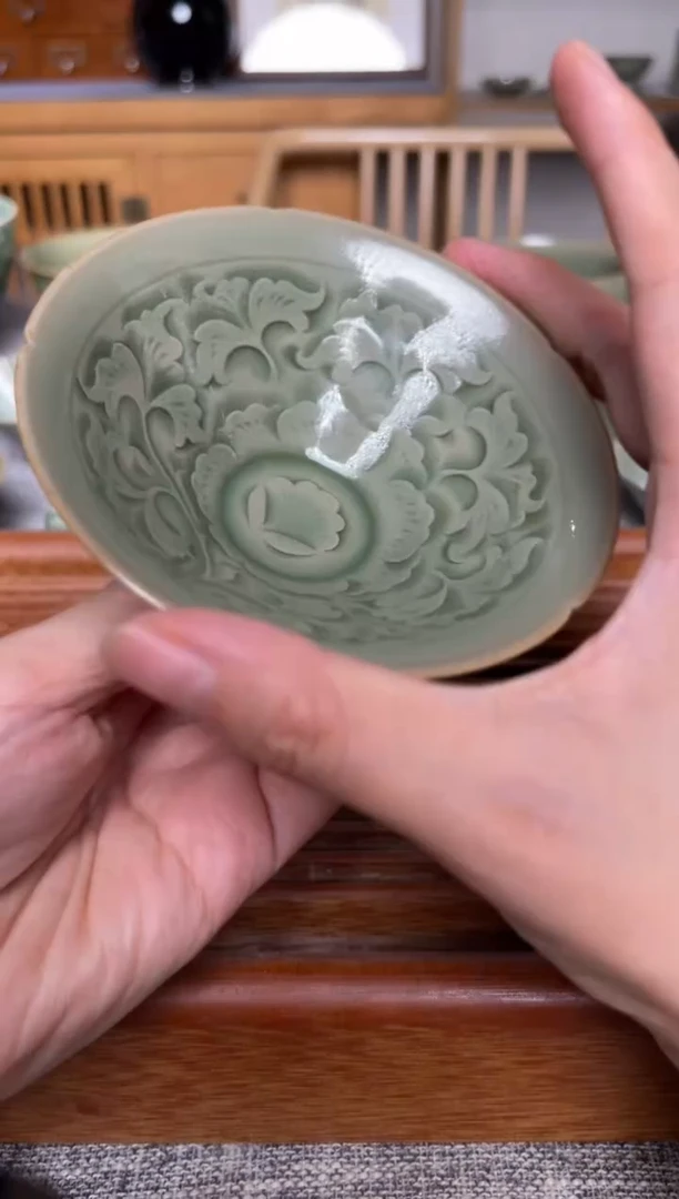 瓷器304王晓娜 纯手工秘色内外双刻薄胎斗笠盏
