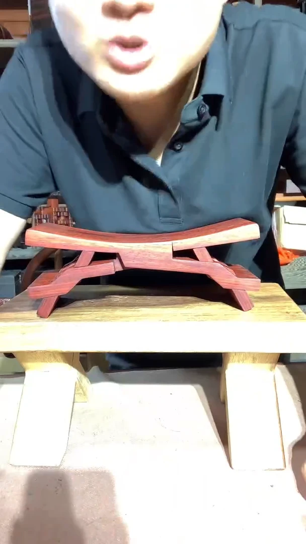 非洲紫檀（红花梨）瑕疵鲁班凳