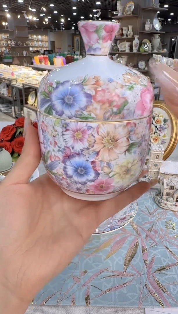 骨瓷娜娜中古器物如图所示136