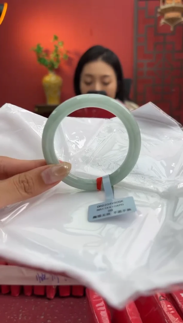 未镶嵌手镯（圆镯）翡翠翡翠手镯6