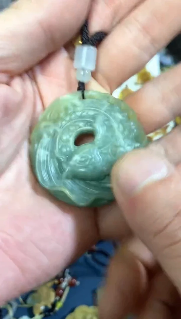 【闪购商品】蛇纹石玉颈饰未镶嵌岫玉