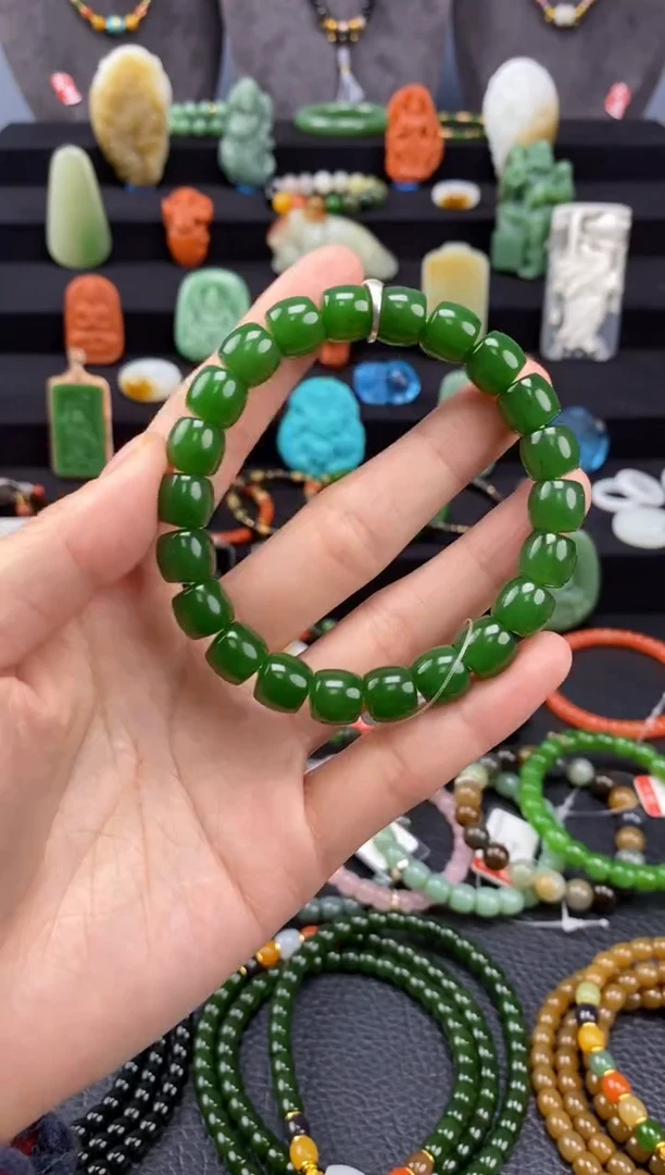 【闪购商品】和田玉-未镶嵌10mm碧玉极致弧手串