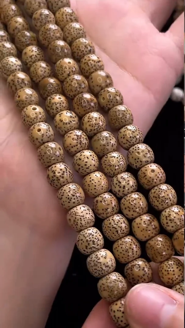 吊坠星月菩提精工级黄皮桶珠9*8长串