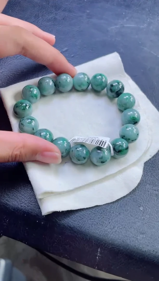 定制翡翠未镶嵌珠串