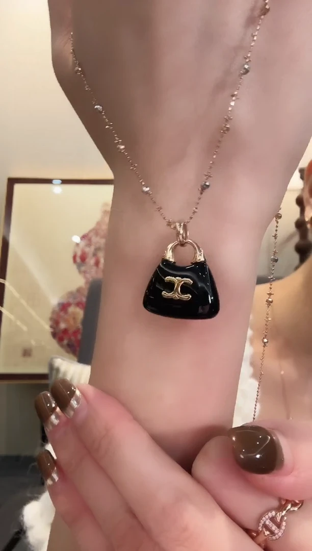 18K金镶嵌定制玛瑙18K金大包包吊坠不含链