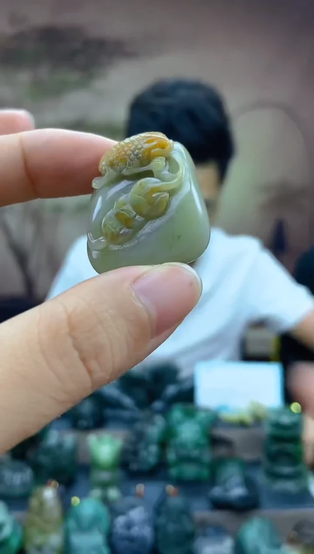 颈饰未镶嵌和田玉1