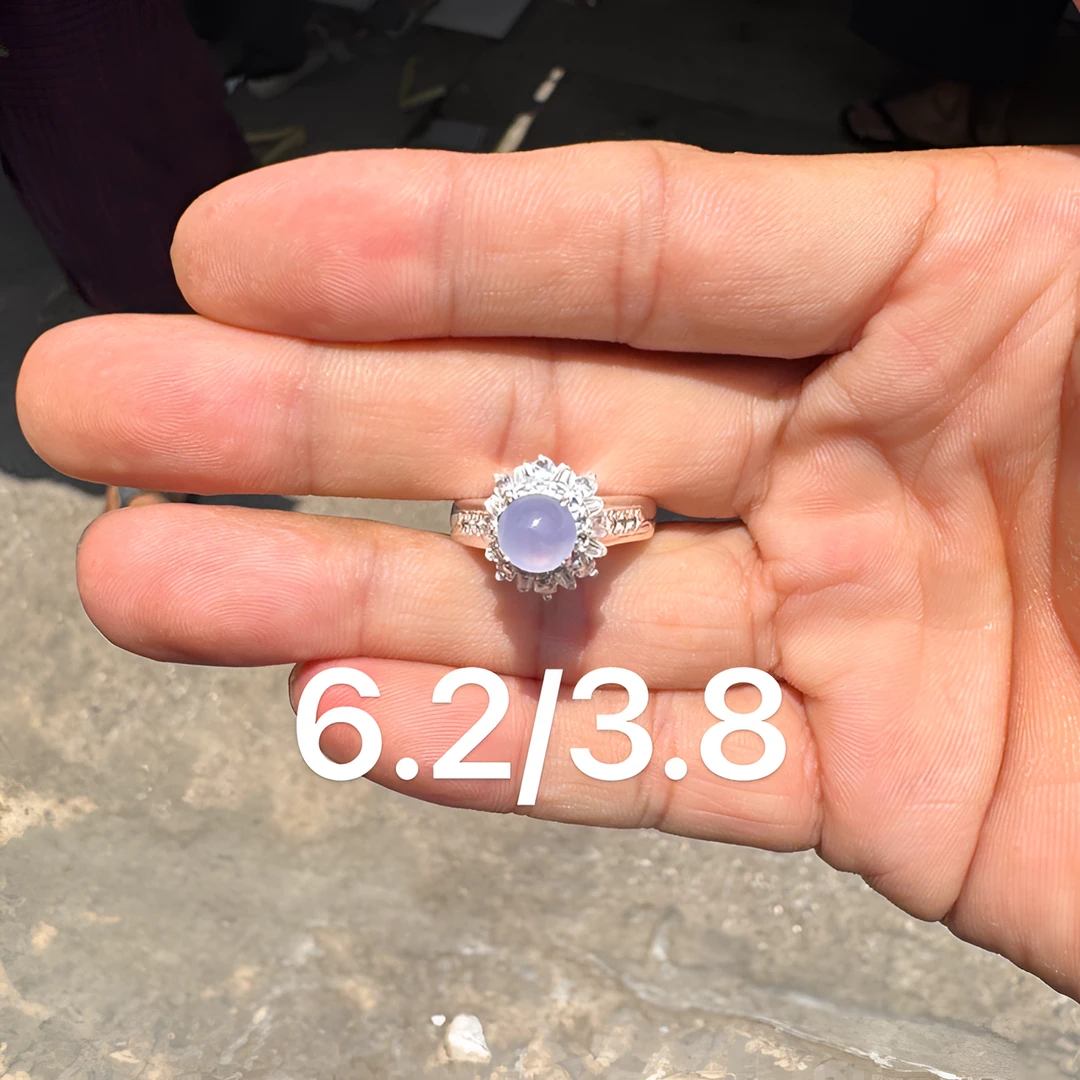 0521(小哪吒在源头)冰种翡翠正圆紫罗兰戒面干净饱满荧光足M80