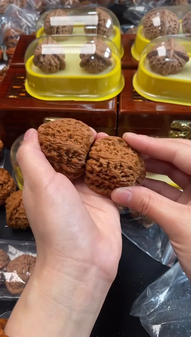 把件文玩核桃南疆石44尺Q461